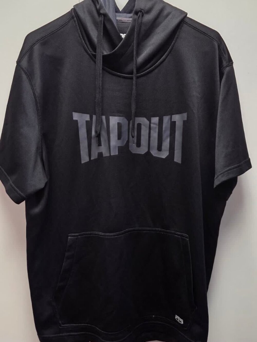 Tapout Short Sleeve Hoodie Mens XL Black Tonal Logo Kangaroo Pocket